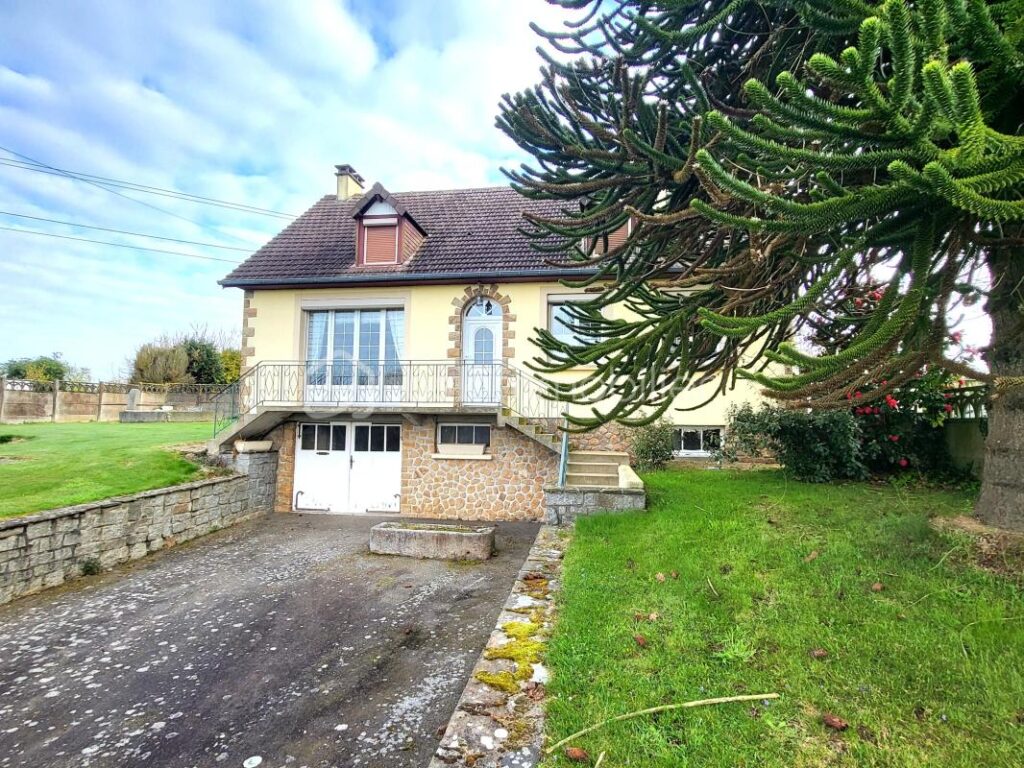 ✨ Et si votre prochain coup de cœur se trouvait ici… aux Biards (50540) ? ✨ – 3 pièces – 2 chambres – 100 m²