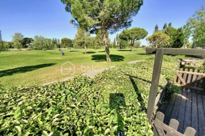 ⛳ LA GRANDE-MOTTE – VUE GOLF EXCEPTIONNELLE – RÉSIDENCE SÉCURISÉE AVEC PISCINE ET PLACE DE PARKING PRIVATIVE – 2 pièces – 1 chambre – 24 m²