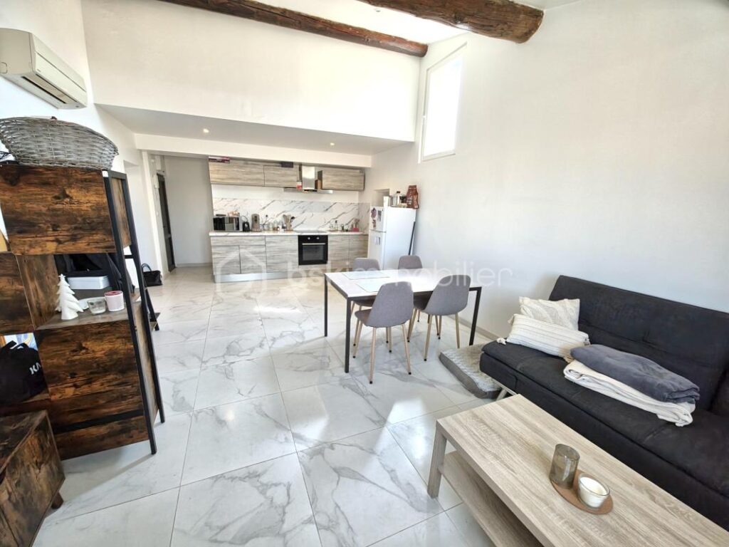Duplex pour investissement locatif- T3 de 53m2 vendu loué ( bail meublé de 1 an) – 3 pièces – 2 chambres – 53 m²