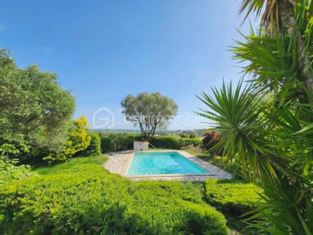 VILLA D&rsquo;EXCEPTION SUR LES HAUTEURS DE TOURBES AVEC UN APPARTEMENT INDÉPENDANT – 6 pièces – 3 chambres – 170 m²
