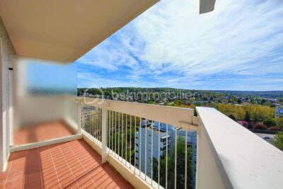 Bel appartement 3 chambres av 2 grands balcon cave 2 pl parking – 5 pièces – 3 chambres – 96 m²
