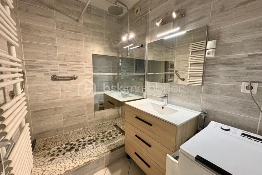 Appartement à vendre à Saint symphorien d ozon — Vue parc — photo 2