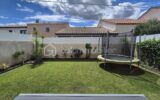 A VENDRE VILLA DEUX FACES TRAVERSANTE DE 94M² SUR TERRAIN DE 214M² A LATOUR BAS ELNE – TROIS CHAMBRES – DEUX PIECES D EAU – DEUX TOILETTES – GARAGE TRAVERSANT – 5 pièces – 3 chambres – 87 m²