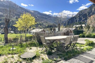 🏡🏔️ MAISON AVEC STUDIO INDÉPENDANT – VILLAGE D’ALLOS – VUE MONTAGNES – 6 pièces – 3 chambres – 108 m²