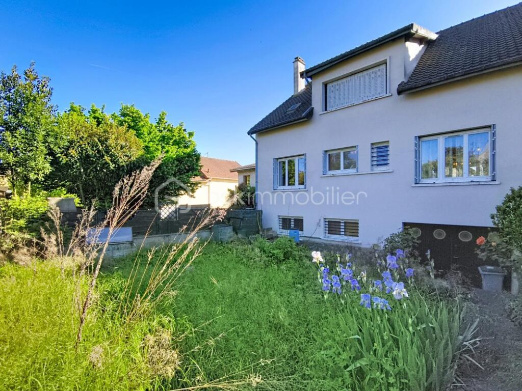 Maison familiale avec sous-sol total – Secteur calme et recherché de Louvres – 7 pièces – 4 chambres – 132 m²