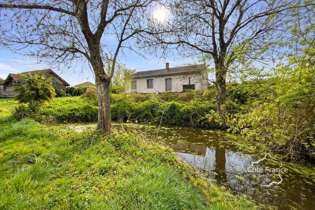 charmante maison de 88m2 sur plus d&rsquo;un hectare de terrain co – 4 pièces – 3 chambres – 88 m²