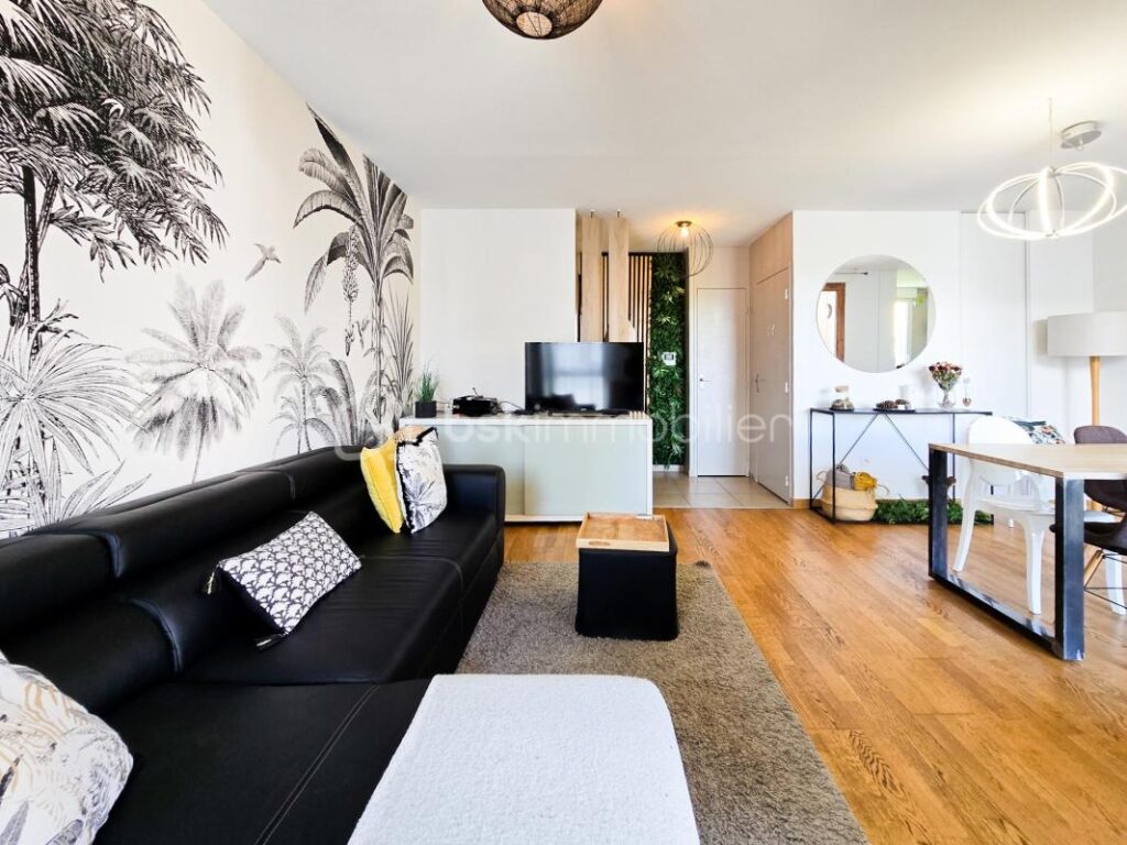 Grenoble 38100 – Appartement T4 meublé avec terrasse, cave et garage possible en sus – 4 pièces – 3 chambres – 75 m²