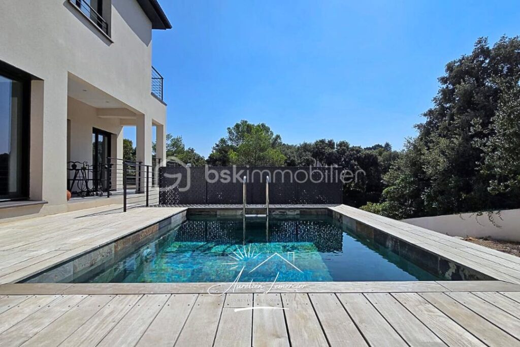 Villa 5 pièces de 147 m2 – Poulx – 5 pièces – 4 chambres – 147 m²