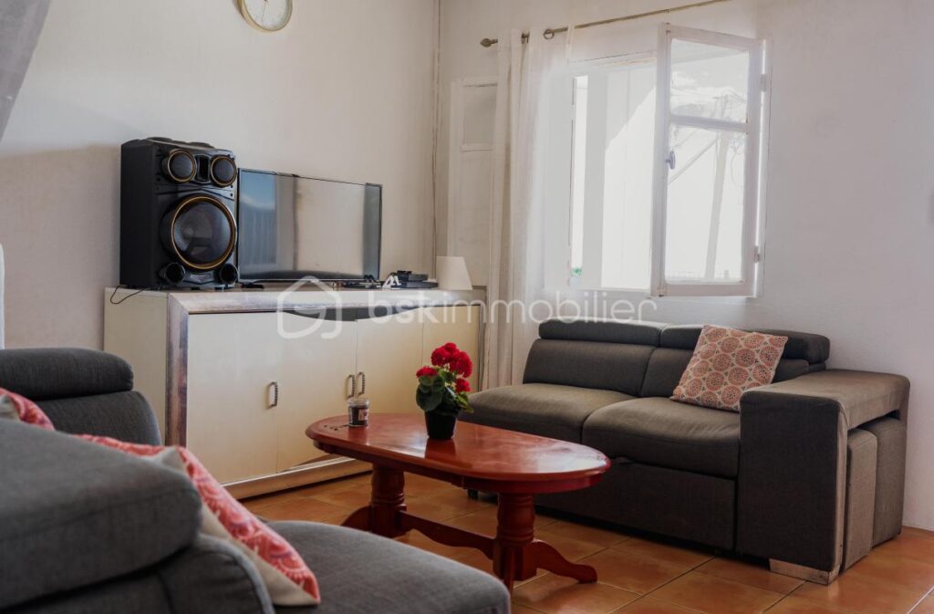 À VENDRE – 2 maisons jumelée avec vue mer pour le prix d&rsquo;une – NR pièces – 5 chambres – 214 m²
