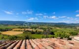 🏡 **Maison de village pleine de charme au cœur de Sault – 156 m² env. avec fort potentiel !** 🏡 – 6 pièces – 5 chambres – 156 m²