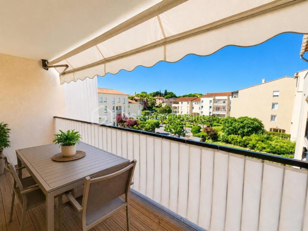 MOUANS-SARTOUX – APPARTEMENT 3 PCES – 62M² – PARKING – CALME – 5 MIN DU CENTRE A PIED – 3 pièces – 2 chambres – 62 m²