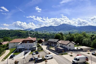 Studio avec cave et 2 places de stationnement entièrement rénové à Saint-Martin-Bellevue – 1 pièce – NR chambres – 24 m²