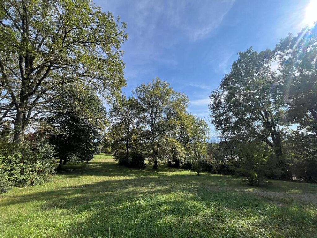 🌄 RARE – terrain 715 m² avec Vue Pyrénées – Serres-Morlaàs – Environnement calme – NR pièces – NR chambres – 715 m²