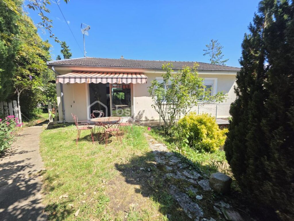 Pavillon de plain pied avec sous sol – 4 pièces – 2 chambres – 90 m²
