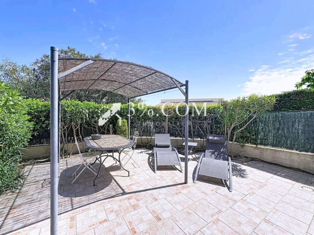 Charmant pavillon 4 pièces de 32.5 m2 avec terrasse de 32 m2 – 4 pièces – 2 chambres – 32 m²