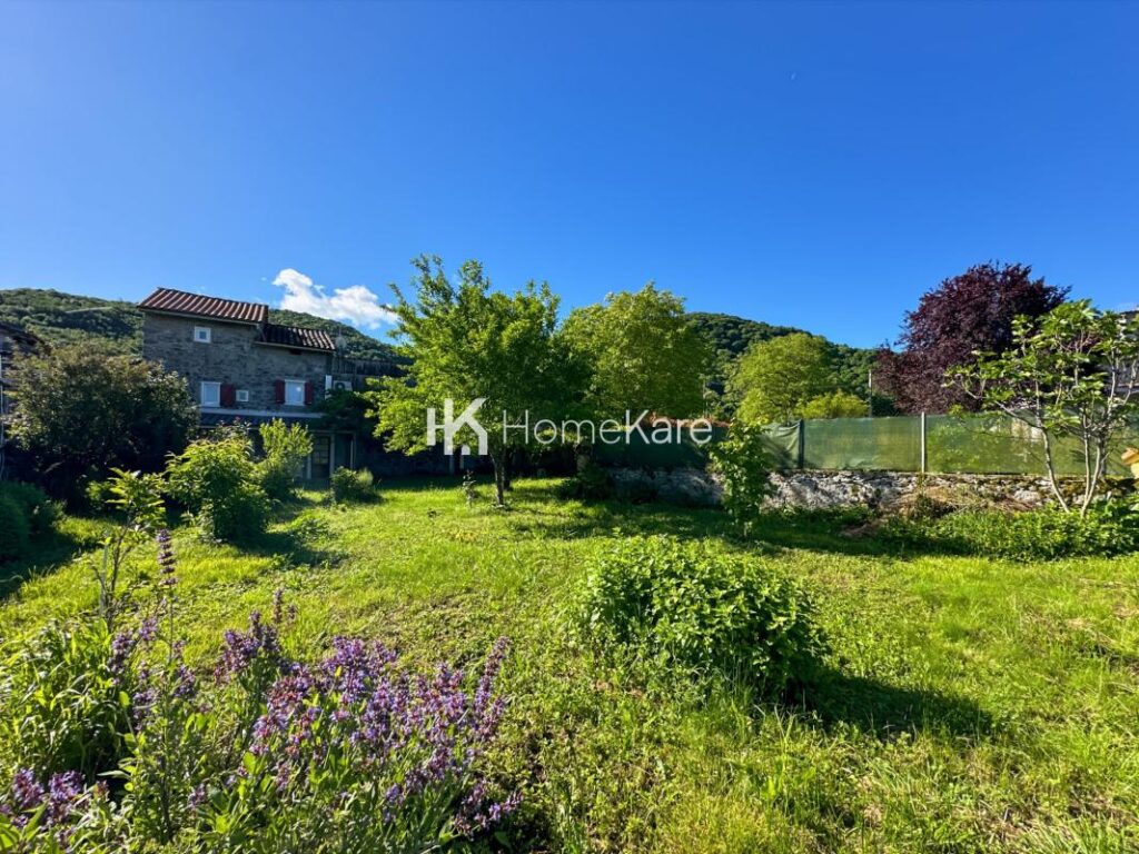 JOLIE MAISON DE VILLAGE AU CALME – 5 pièces – 4 chambres – 90 m²