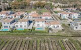 *** VILLA CONTEMPORAINE DE 130M2 AVEC GARAGE ET PISCINE – ARPAILLARGUES ET AUREILLAC *** – 5 pièces – 4 chambres – 120 m²