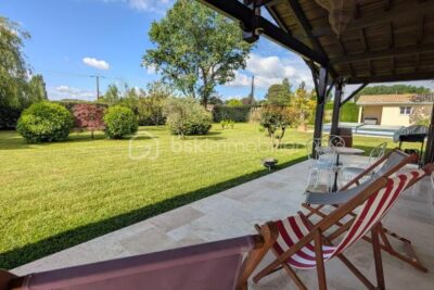 Maison traditionnelle de 151m2 avec parc arboré de 3653m2 au calme, 5 chambres, Pugnac – 7 pièces – 5 chambres – 151 m²