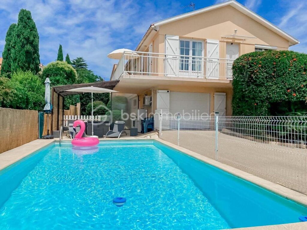 EXCLUSIVITÉ *** VILLA T5 DE 130M2 AVEC PISCINE ET APPARTEMENT INDEPENDANT À SAINT GEORGES D&rsquo;ORQUES *** – 5 pièces – 4 chambres – 130 m²
