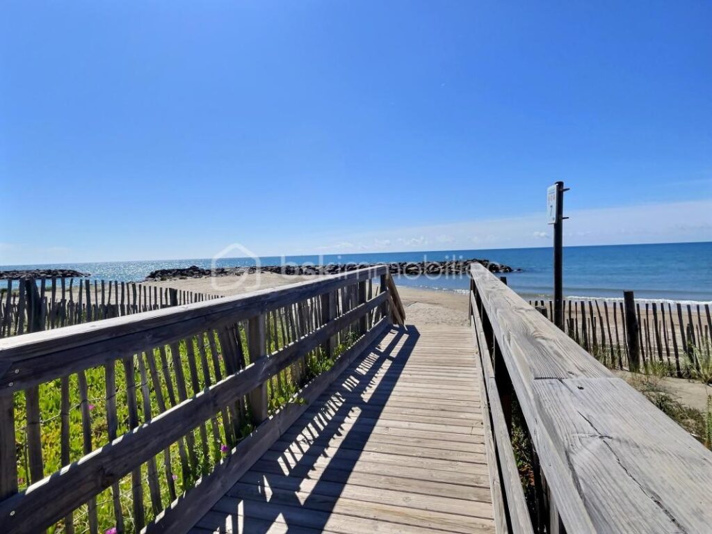 Appartement 2 pièces entièrement rénové avec vue mer – à 200 m de la plage – 2 pièces – 1 chambre – 19 m²