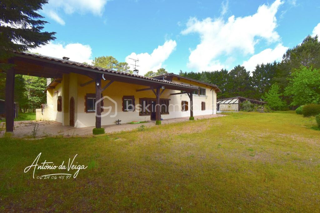 ✨ Maison d’Exception avec Piscine & Dépendance – Un Cadre de Vie Rare ! – 8 pièces – 3 chambres – 260 m²