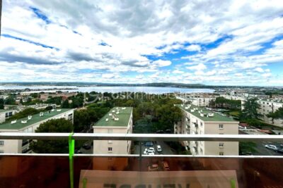 Appartement 74 m² à rénover – Vue étang – 8ᵉ étage avec ascenseur – Sète – 4 pièces – 3 chambres – 74 m²