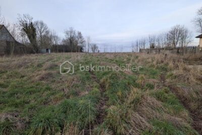Terrain à vendre à Le quesnel