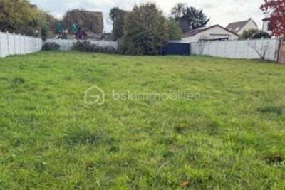 Terrain à vendre à Fontenay les briis
