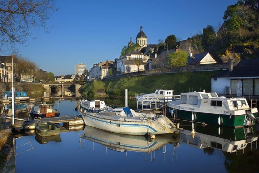 Terrain à vendre à Segre en anjou bleu