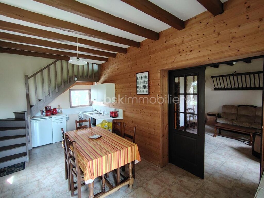 longère 6 pièces 139 m² et gite 56 m² 4 pièces – 6 pièces – 4 chambres – 196 m²