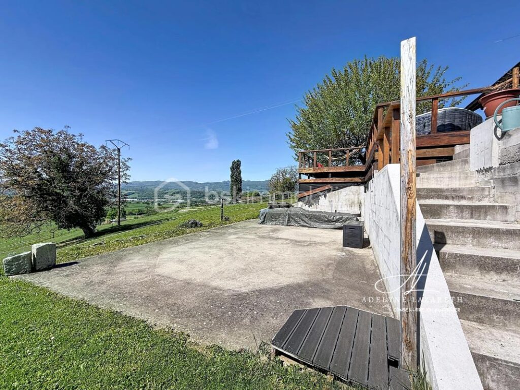 Maison individuelle avec vue panoramique – Fort potentiel jusqu’à 170 m² habitables – 4 pièces – 3 chambres – 102 m²