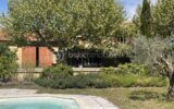 Mas de caractère de 250m2 – 6ch – sur 10000m2 au calme absolu – Cadre provençal d’exception à proximité du Golf de Pont Royal – 7 pièces – 6 chambres – 226 m²