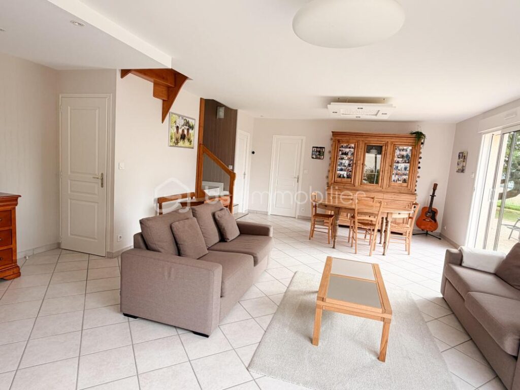 Maison 138m2 4 chambres double garage – 7 pièces – 4 chambres – 138 m²