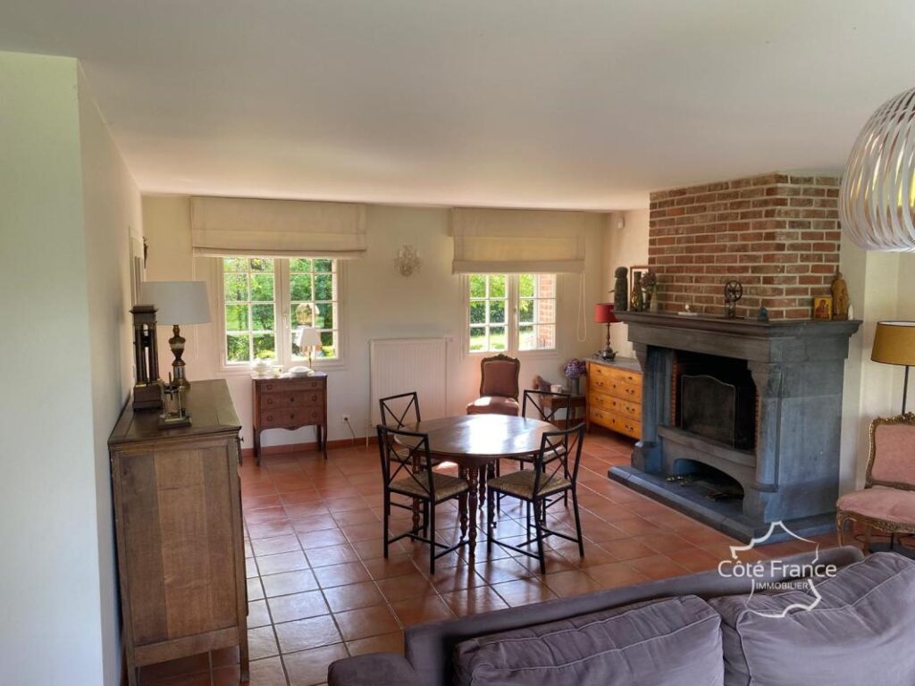 Villa dans un parc paysagé – 7 pièces – 5 chambres – 180 m²
