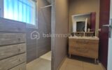 A VENDRE VILLA DEUX FACES TRAVERSANTE DE 94M² SUR TERRAIN DE 214M² A LATOUR BAS ELNE – TROIS CHAMBRES – DEUX PIECES D EAU – DEUX TOILETTES – GARAGE TRAVERSANT – 5 pièces – 3 chambres – 87 m²