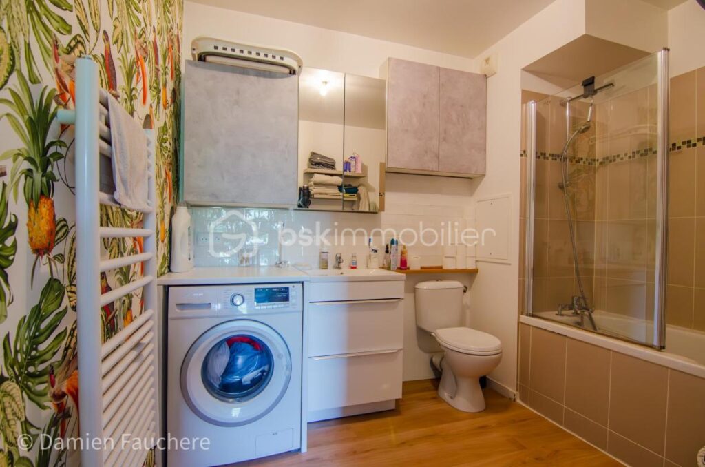 Appartement F2 lumineux – 2014 – Dernier étage avec balcon et parking sécurisé – 2 pièces – 1 chambre – 41 m²