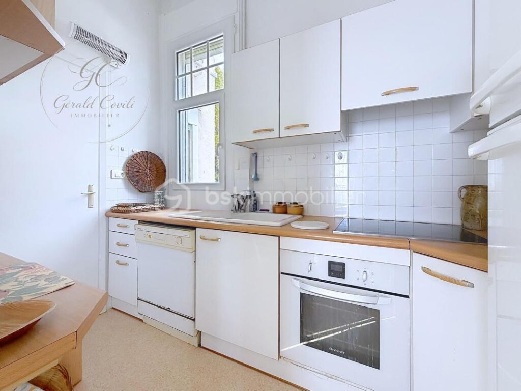 APPARTEMENT 3 PIECES DE 103 M² AVEC UNE VUE SPECTACULAIRE MER SITUE A GRASSE – 3 pièces – 2 chambres – 103 m²