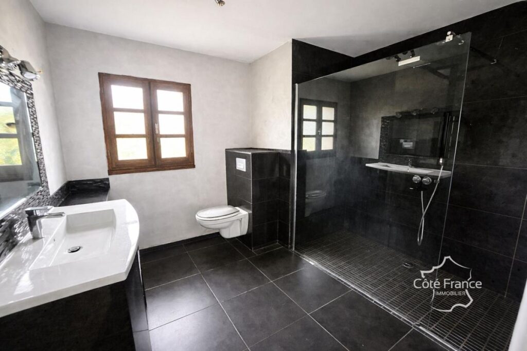 charmante maison de 88m2 sur plus d&rsquo;un hectare de terrain co – 4 pièces – 3 chambres – 88 m²