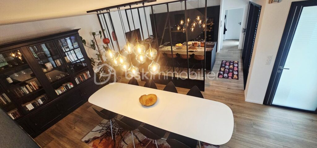 SUPERBE PROPRIETE DE 2021 AVEC SPA DE NAGE – 7 pièces – 4 chambres – 203 m²