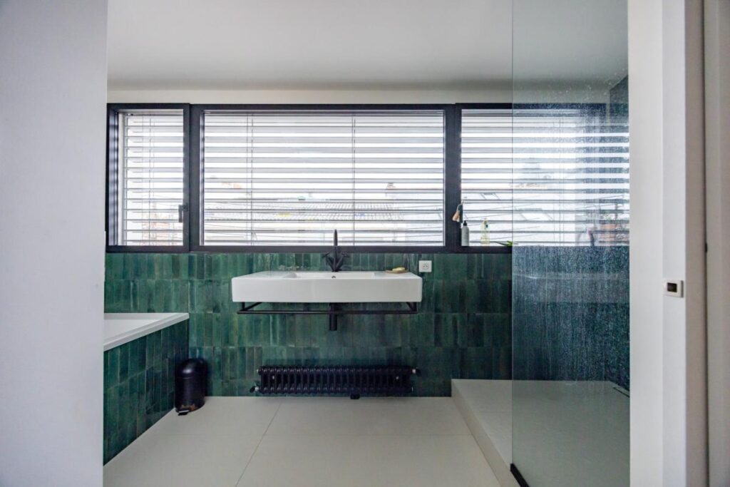 Maison rénovée de 226m2 – 8 pièces – 5 chambres – 226 m²