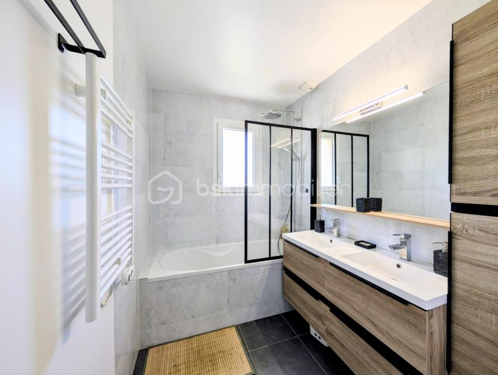 HAUTEVILLE-SUR-FIER — MAISON RECENTE — 4 CHAMBRES — CALME — VUE DEGAGEE — TERRASSE — JARDIN – 5 pièces – 4 chambres – 101 m²