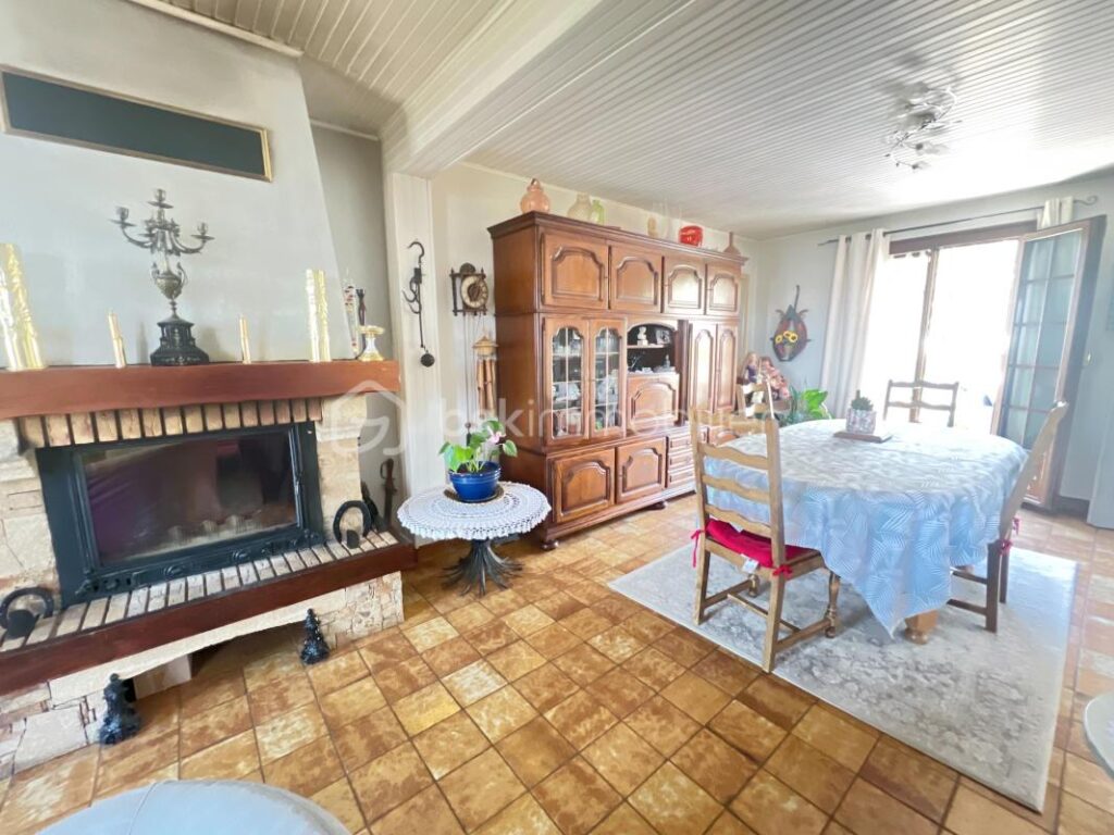 Maison familiale 129 m² – Longjumeau (proche Ballainvilliers et Morangis) – avec piscine – 6 pièces – 4 chambres – 129 m²