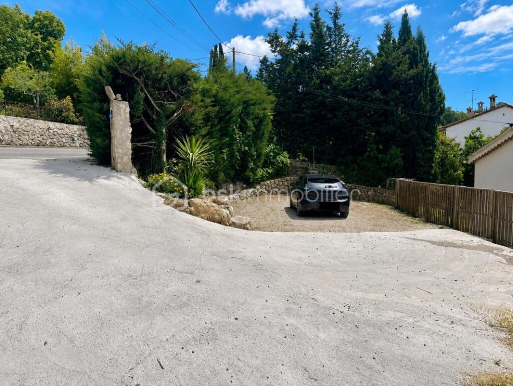 Villa T3 de 63 m2 pleine de potentiel – Saint-Paul-en-Forêt – Terrain de 2000 m2 – 3 pièces – 2 chambres – 63 m²
