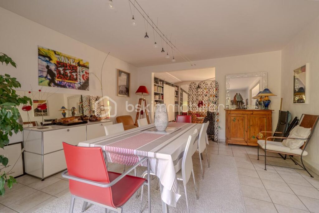 Grande maison familiale en lisière de bois – 8 pièces – 4 chambres – 190 m²