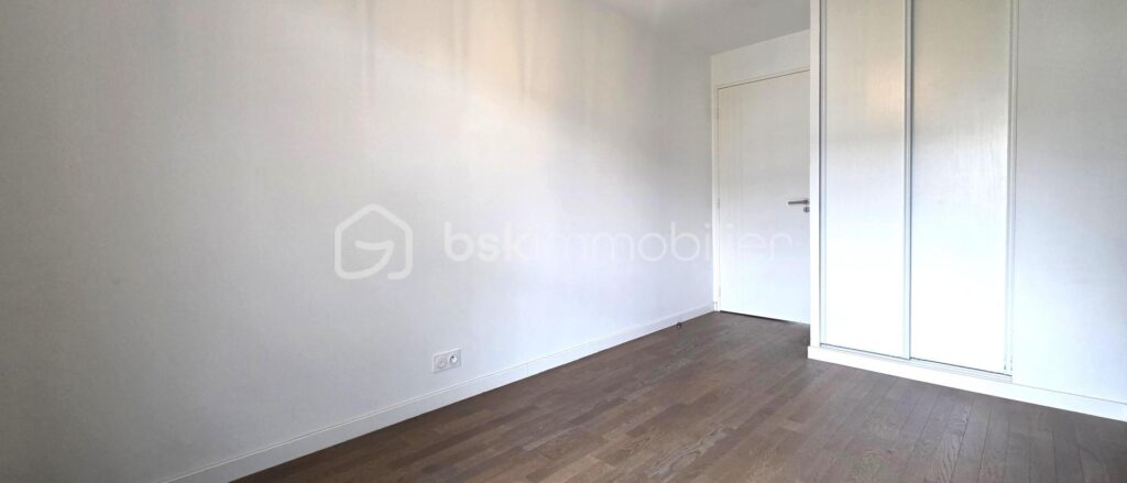 COUP DE CŒUR – BORD DE MARNE – F3 AVEC VUE PANORAMIQUE SUR LA SEINE – 3 pièces – 2 chambres – 62 m²
