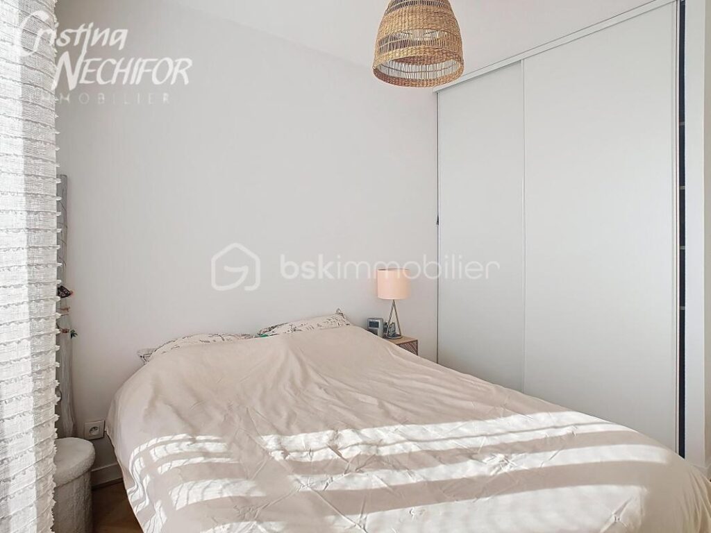 Superbe F3 au Dernier étage avec Balcon, 2 places de Parking et Cave – Quartier du Parc des Frênes – 3 pièces – 2 chambres – 62 m²