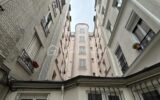 PARIS 17ᵉ – DERNIER ÉTAGE AU CALME – INVESTISSEMENT IDÉAL OU PIED-À-TERRE PARISIEN – 2 pièces – 1 chambre – 17 m²