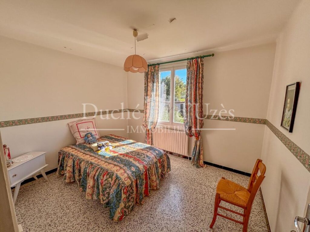 Villa – 8 pièces – 5 chambres – 145 m²