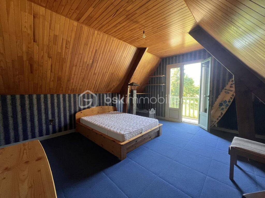 Magnifique maison 180 m2 de caractère, 5 chambres avec piscine sur terrain arboré de 6 000 m² – 7 pièces – 5 chambres – 180 m²