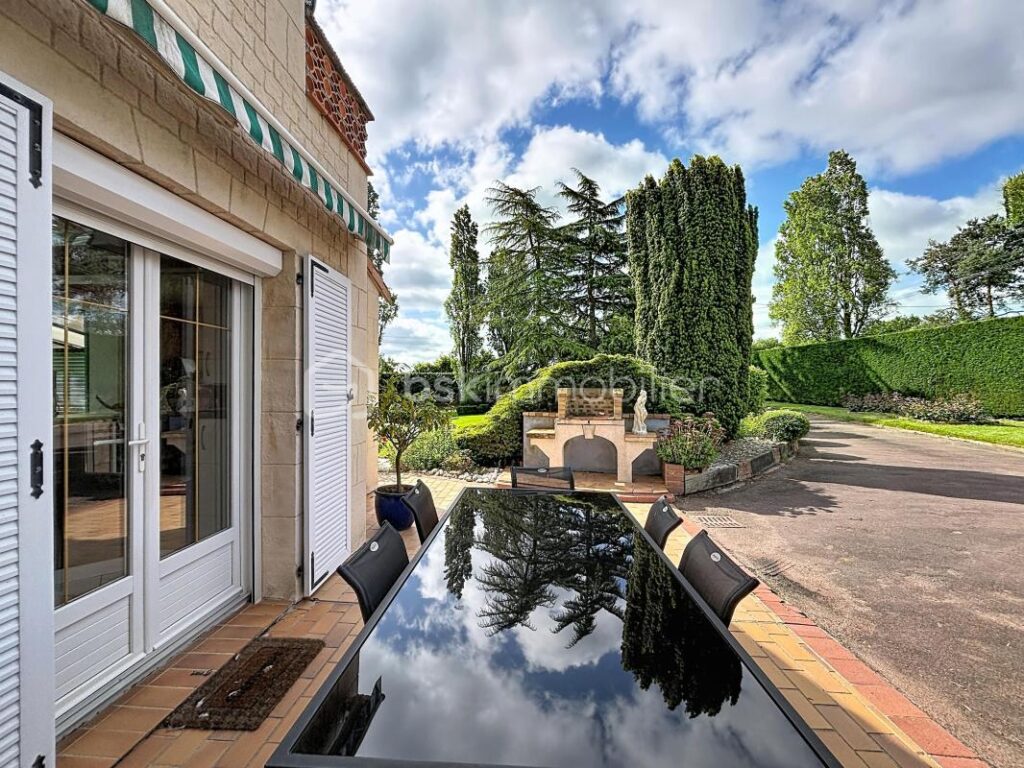Propriété à Bressuire – 7 pièces – 4 chambres – 164 m²